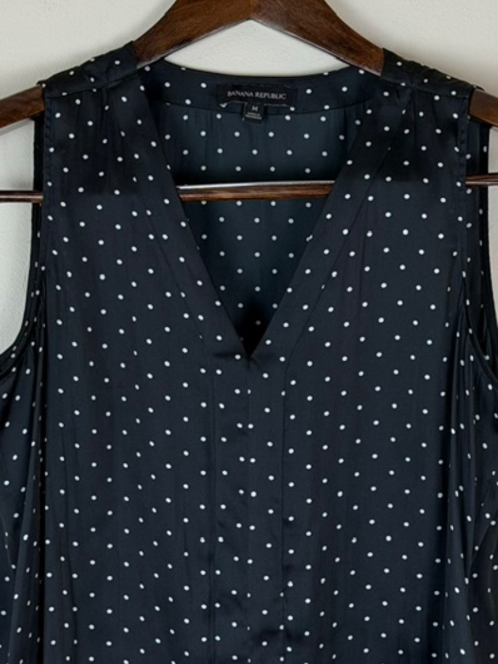 Banana Republic Sleeveless V-Neck Top Polka Dot Preppy Casual Women's Med - Picture 2 of 5